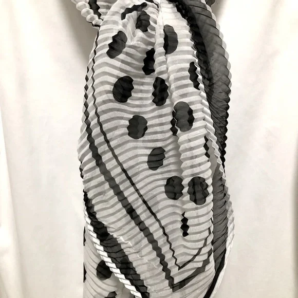 Polka dot scarf - Picture 5 of 5